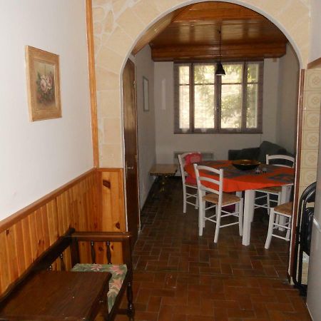 Entre L'Eglise Et La Place Villa Quillan Eksteriør bilde